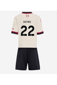 Liverpool Hugo Ekitike #22 Babyklær Borte Fotballdrakt til barn 2025-26 Korte ermer (+ Korte bukser)